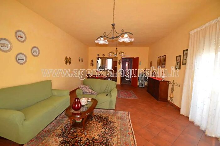 Casa con 9 locali in vendita in Via Napoli, Mazara Del Vallo