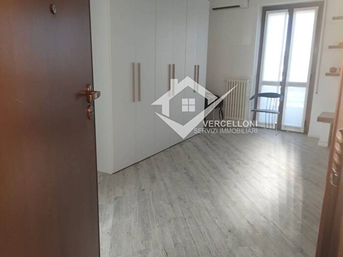 Appartamento bilocale in affitto in Via Trecate, Romentino