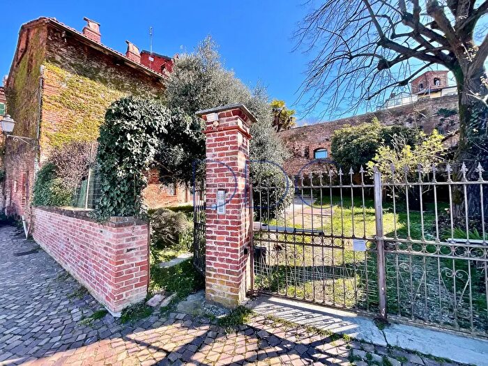 Casa con 15 locali in vendita in Via Abate Villa, Andezeno