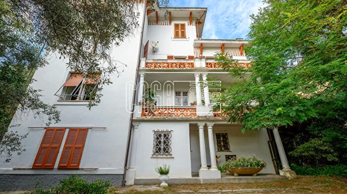 Casa con 14 locali in vendita in Via Carbognano ª Traversa, Lerici