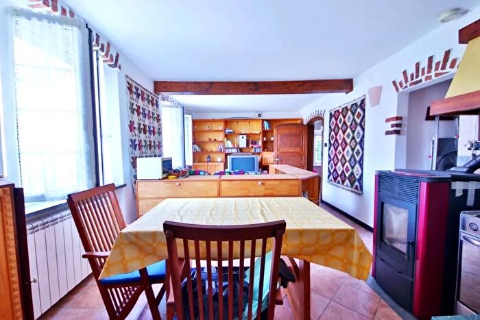 Appartamento quadrilocale in vendita in Via Roma, Savignone