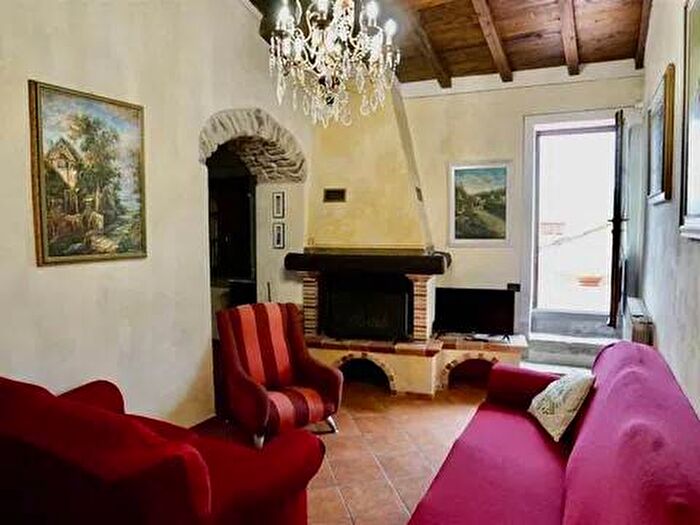 Casa con 6 locali in affitto in Centro, Aulla