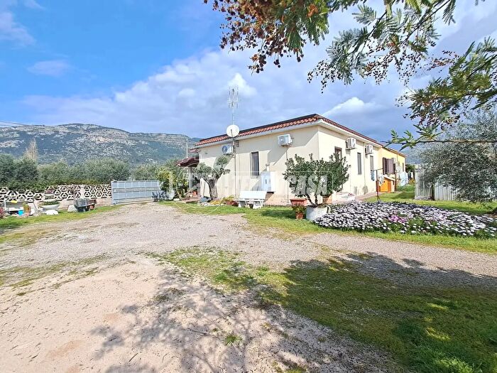 Appartamento quadrilocale in vendita in Via Strada Sotto Selce, Terracina