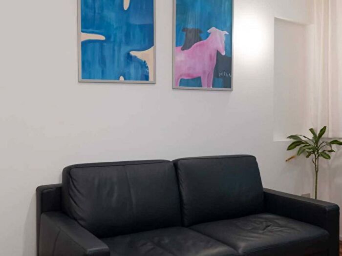 Appartamento trilocale in affitto in Via Broletto, Duomo, Milano