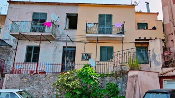 Appartamento trilocale in vendita in Via dello Sporgente, Ascea