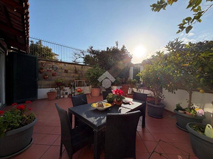 Casa quadrilocale in affitto in Via Posillipo, Posillipo, Napoli