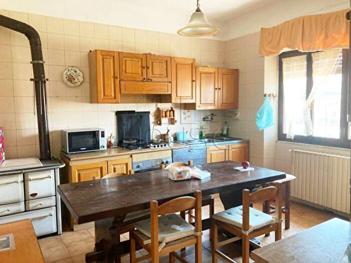 Appartamento con 6 locali in vendita in Monterchi