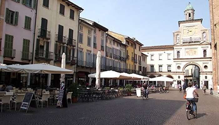 Appartamento quadrilocale in affitto in Via Settembre, Centro Storico, Crema