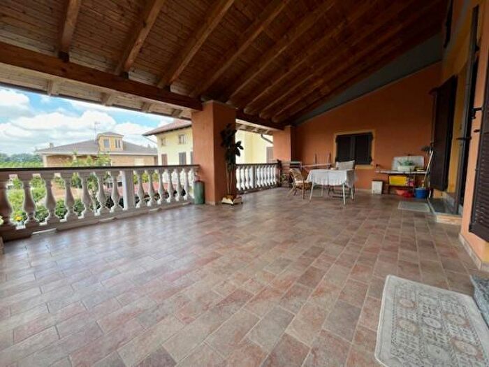 Casa con 6 locali in vendita in Via Italia, Valenza