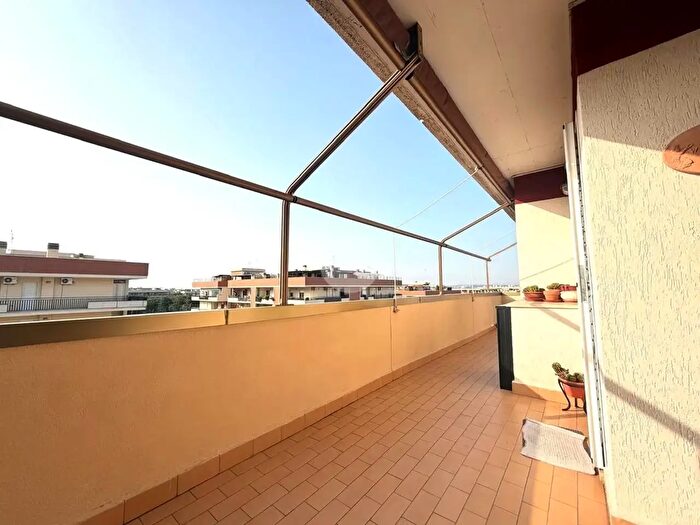 Appartamento trilocale in vendita in Via Arturo Danusso, Roma