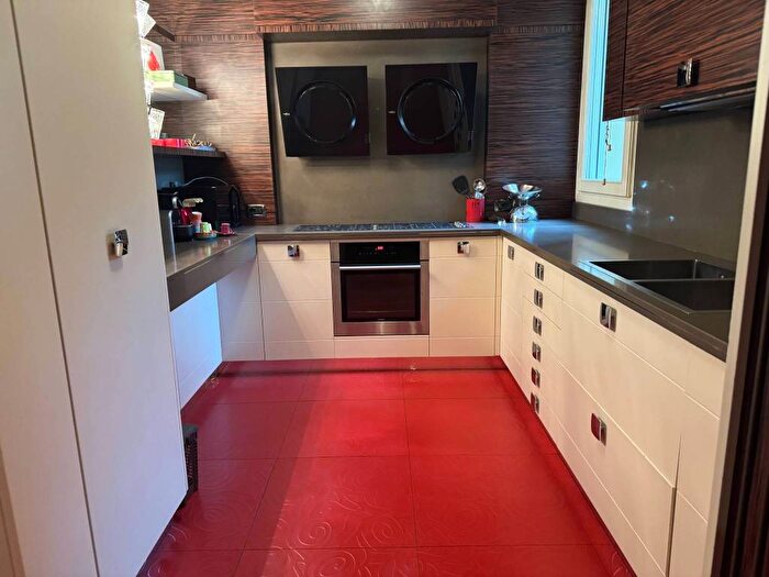 Appartamento con 5 locali in affitto in Via Vincenzo Bellini, Musicisti, Modena