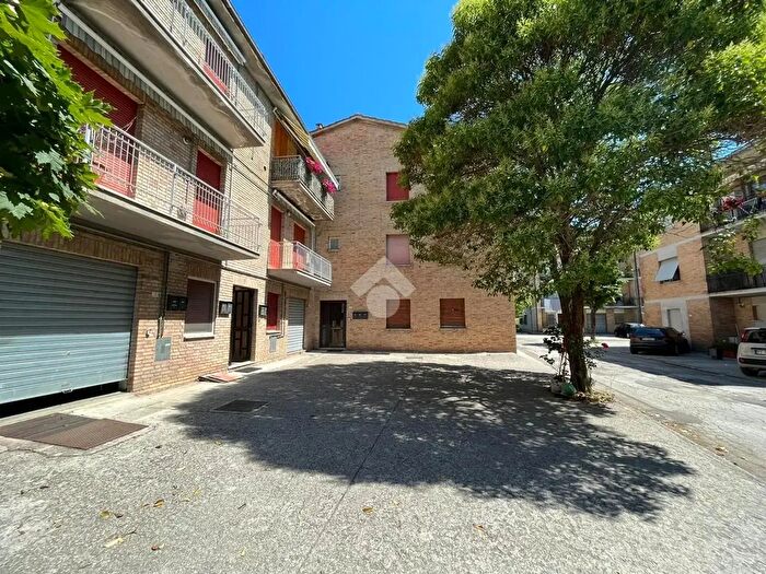 Appartamento quadrilocale in vendita in Via Bellucci, Gubbio
