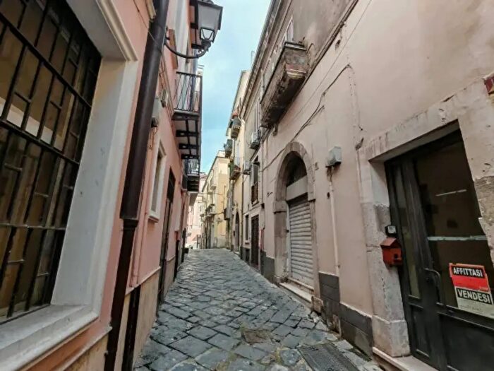 Appartamento quadrilocale in vendita in Via Pietro De Caro, Benevento