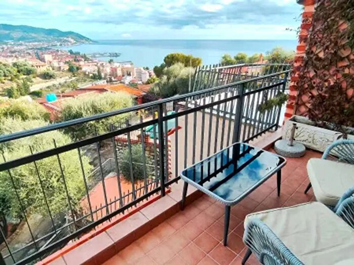 Appartamento bilocale in vendita in Via Divina Provvidenza, Diano Marina