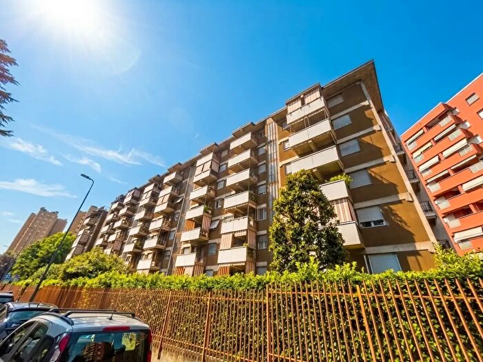 Appartamento trilocale in vendita in Via Lanfranco della Pila, Milano
