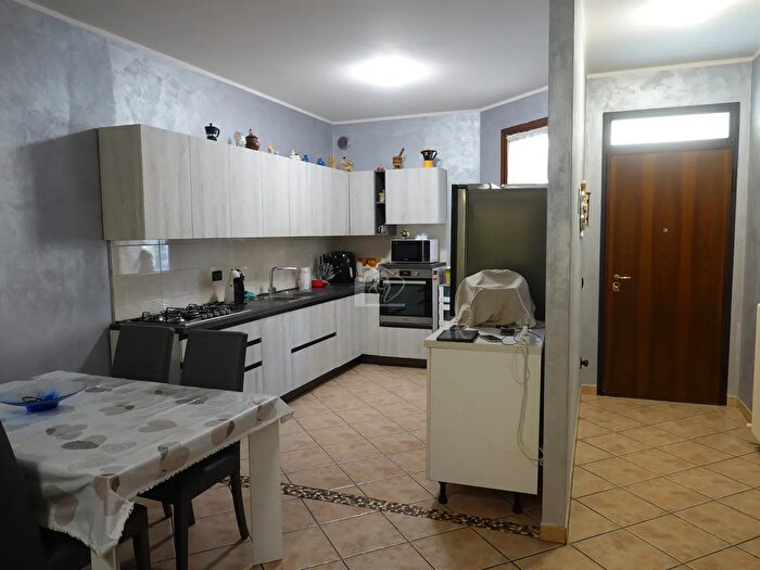 Casa con 5 locali in vendita in Luzzara