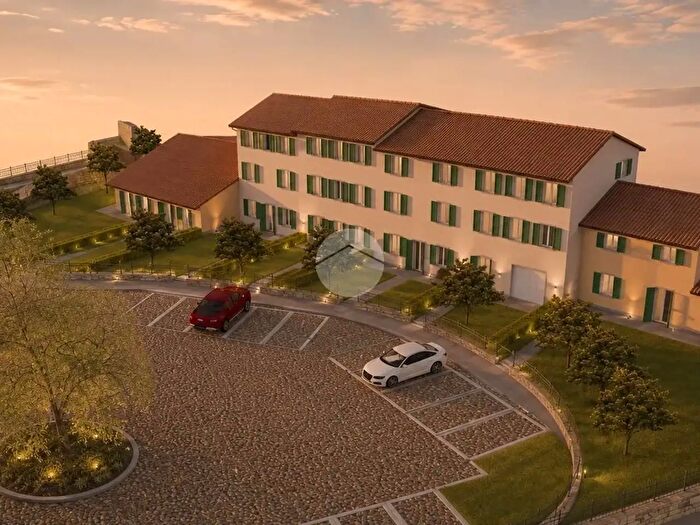 Appartamento quadrilocale in vendita in Via Gardesane, Verona