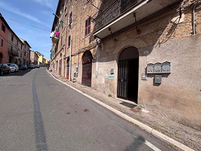 Appartamento trilocale in vendita in Via Cordelli Scossa, Grotte Di Castro