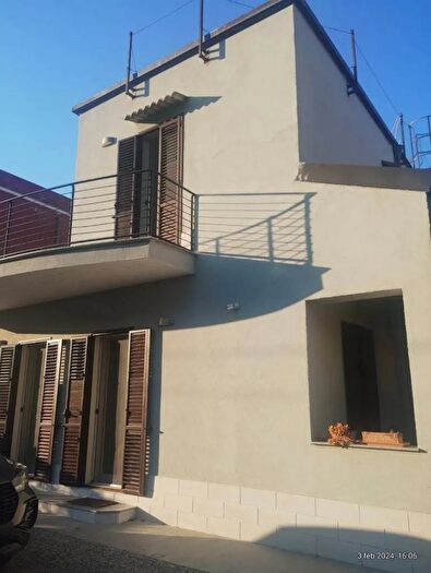Casa con 6 locali in vendita in Siracusa