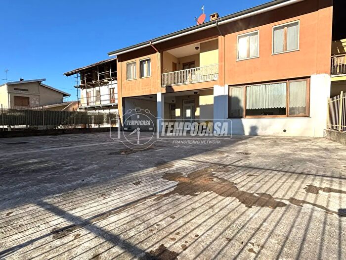 Case in Vendita e in Affitto - 2