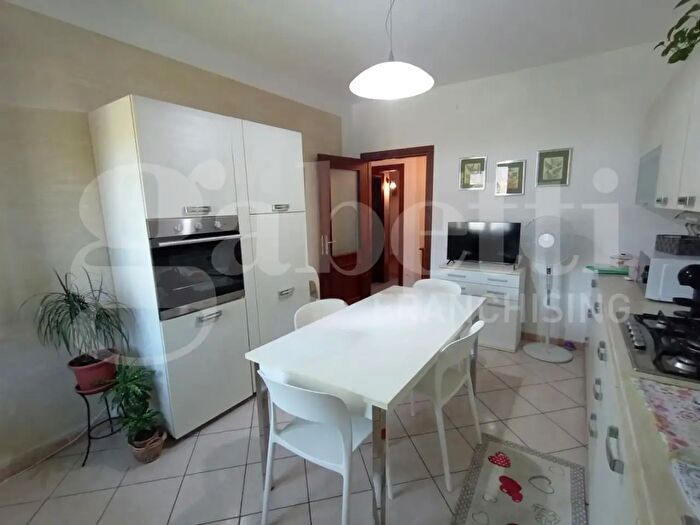 Appartamento con 7 locali in vendita in Cavarzere Via dei Martiri, Cavarzere