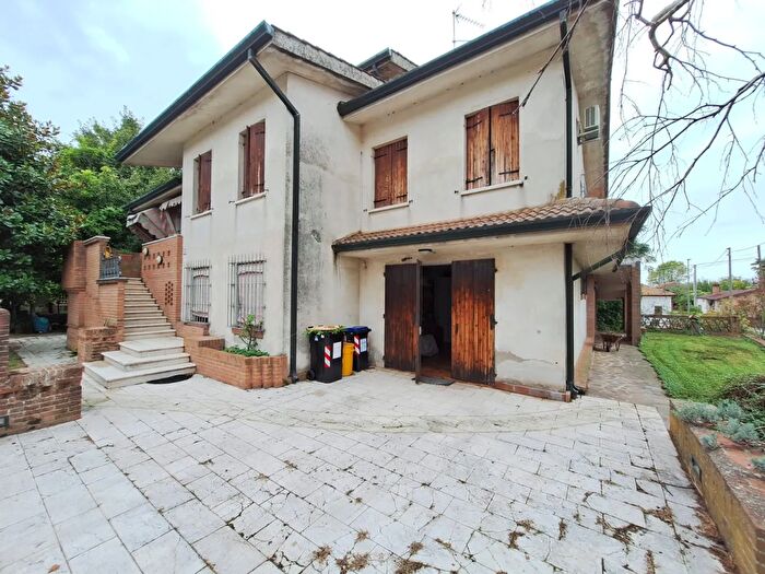 Casa con 6 locali in vendita in Via Arginone di Cornè, Arqua Polesine