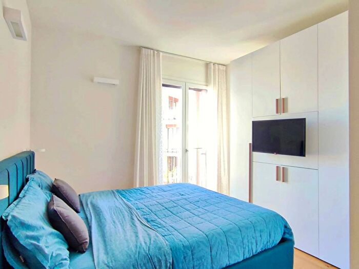 Appartamento trilocale in affitto in Via Bianca Ceva, Bisceglie, Milano