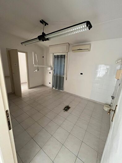 Casa con 8 locali in vendita in Massa Ms, Massa