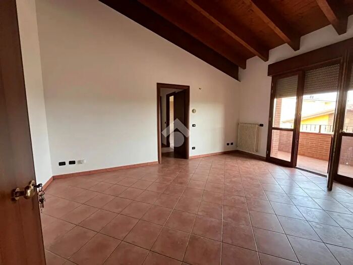 Appartamento trilocale in vendita in Via Settembrini, Reggio Emilia