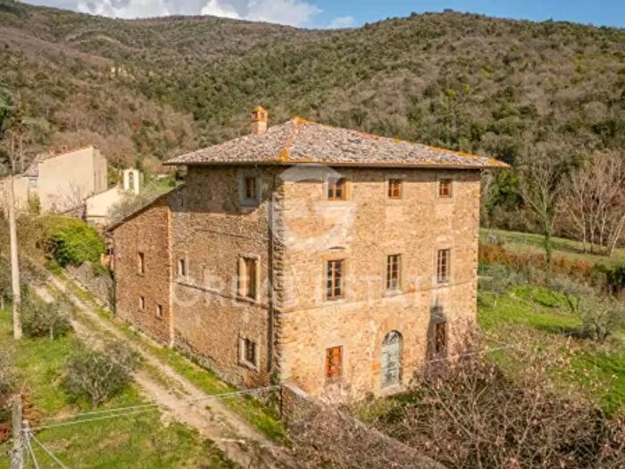 Casa con 6 locali in vendita in Na Salcotto, Cortona