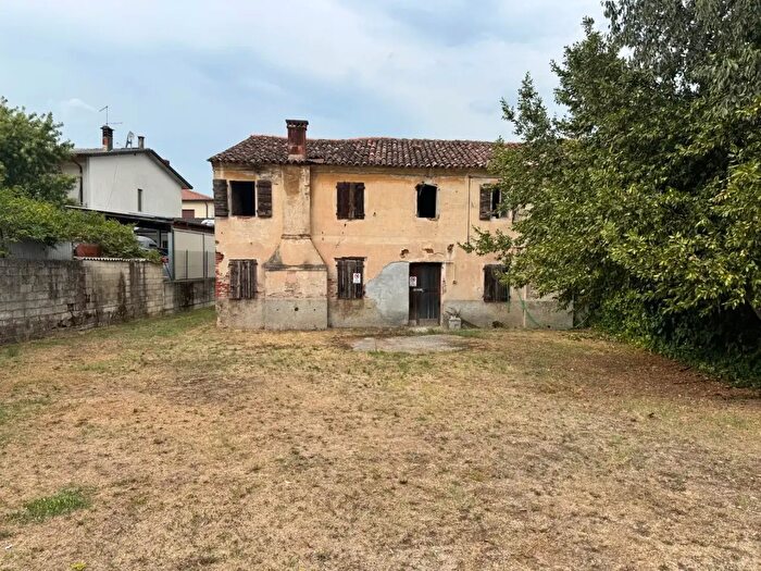 Casa quadrilocale in vendita in Via Matteotti, Noventa Vicentina