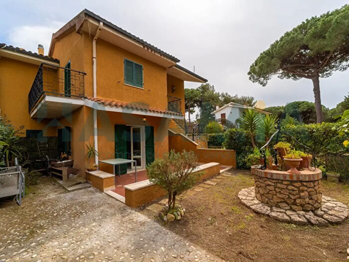 Appartamento quadrilocale in vendita in Via delle Saline, Orbetello