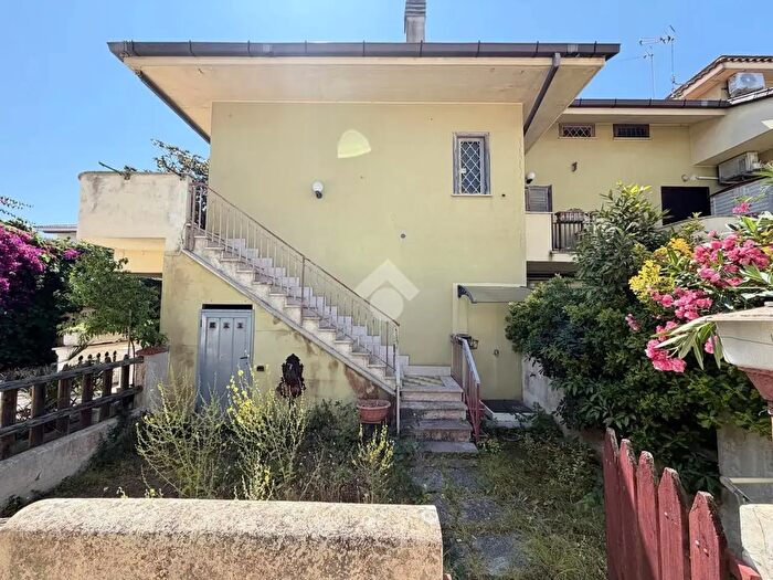 Appartamento trilocale in vendita in Via Ancona, Ardea