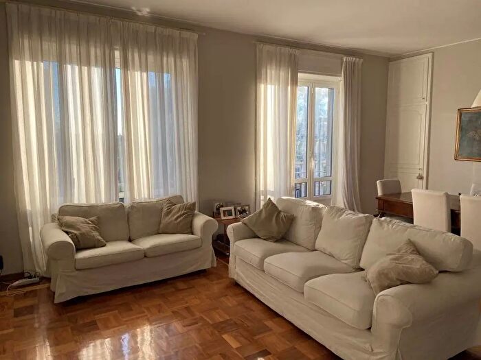 Appartamento quadrilocale in affitto in Viale Bianca Maria, Milano