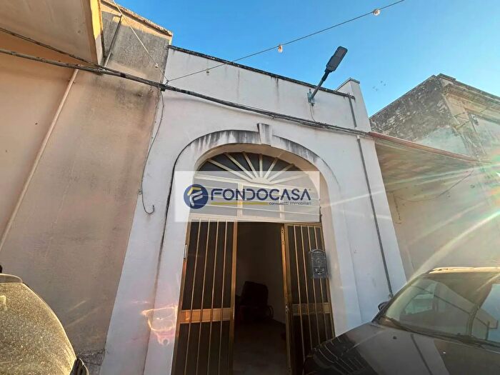 Casa quadrilocale in vendita in Via Umberto I, Lequile