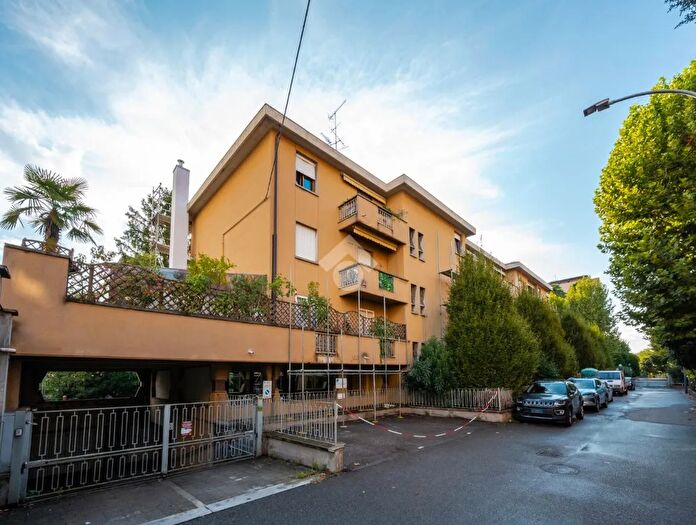 Appartamento quadrilocale in vendita in Via Renato Fucini, Bologna