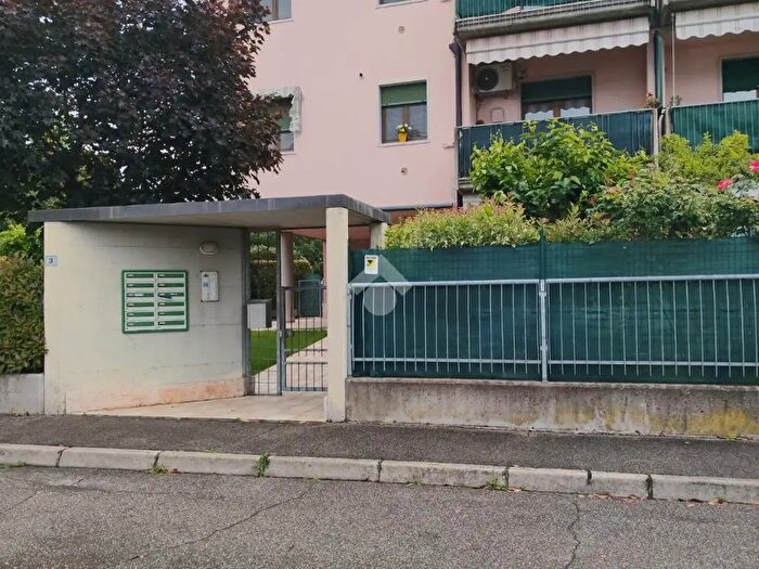 Appartamento quadrilocale in vendita in Via Mincio, Buttapietra