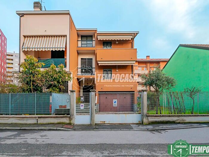 Casa con 5 locali in vendita in Via Giusti, Vimodrone