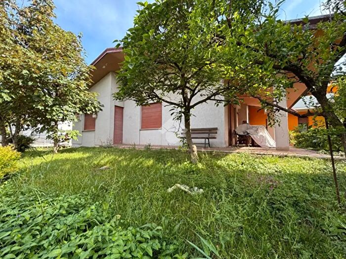 Casa quadrilocale in vendita in Via delle Alpi, Istrana