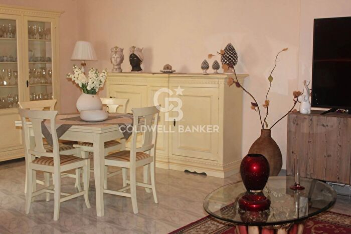 Appartamento con 7 locali in vendita in Via Sacro Cuore B, Modica