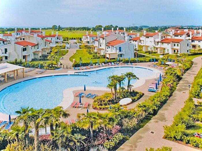 Appartamento trilocale in affitto in Via delle Rondini, Caorle