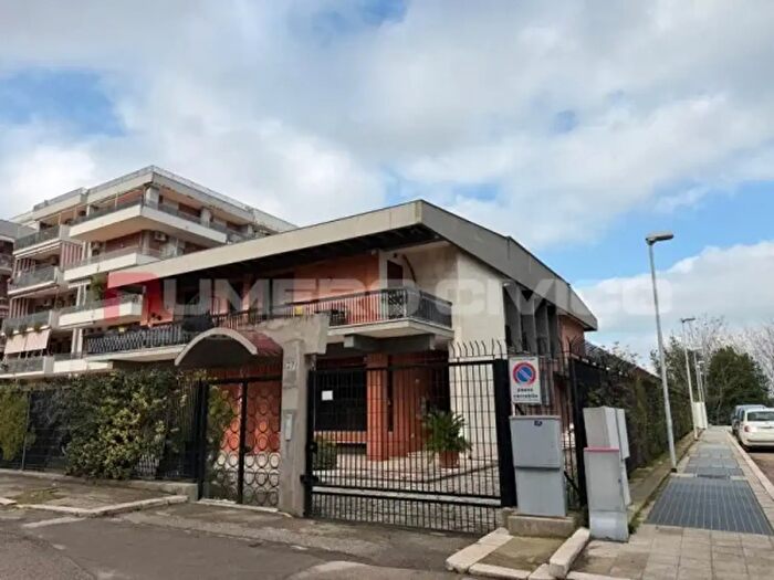 Appartamento quadrilocale in vendita in Via Pietrantonio Loffredo, Foggia
