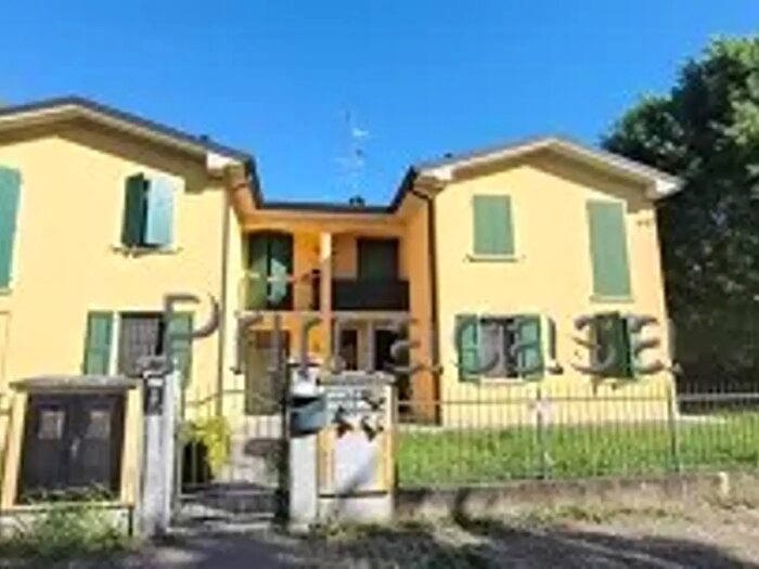 Appartamento trilocale in vendita in Via Silvio Terzi, Fabbrico