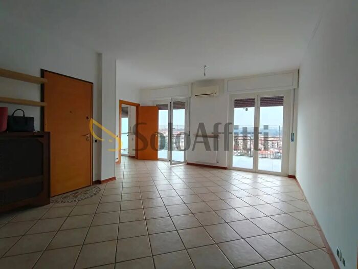 Appartamento con 5 locali in affitto in Borgomanero