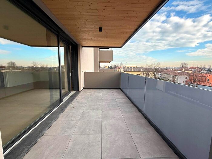 Appartamento con 6 locali in vendita in Dolo