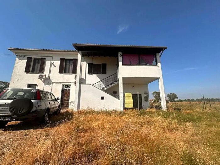 Casa quadrilocale in vendita in Sale