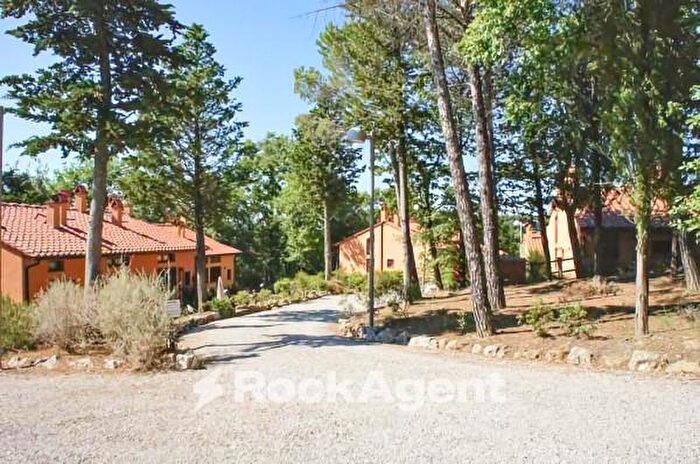 Casa trilocale in vendita in Località Camporbiano, Gambassi Terme