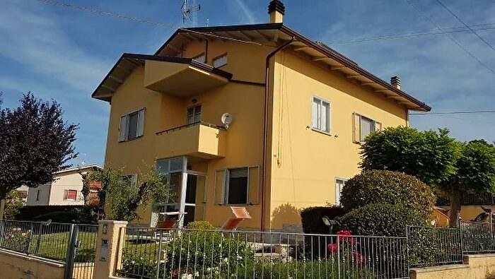 Casa con 10 locali in vendita in Tavullia