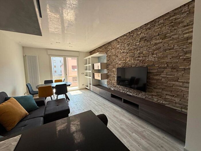 Appartamento trilocale in affitto in Palamostre, Udine