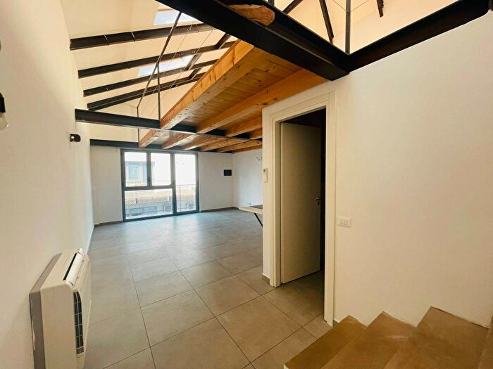 Appartamento monolocale in affitto in Via Tucidide, Ortica, Milano